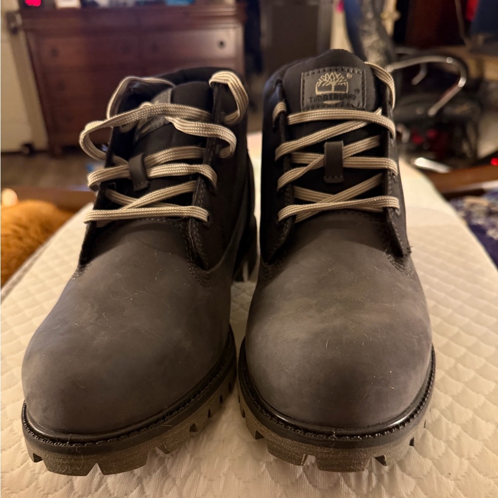 New without box.  Timberland short boots.